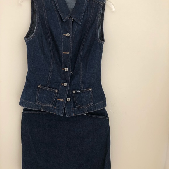 Beautiful Guess 2 pieces skirt set. - Picture 1 of 1